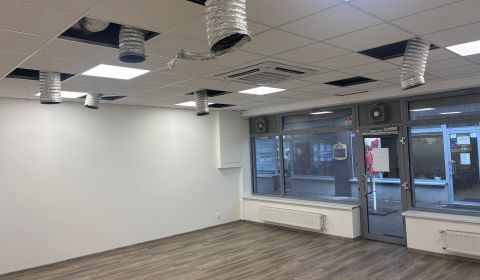 Skutočne výnimočný obchodný priestor na Lichnerovej ulici v Senci 