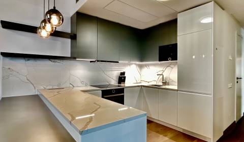 LUXUSNÝ 3-IZBOVÝ BYT v SKY PARKU – BRATISLAVA