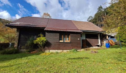 Šikovná drevenica pod lesom Slovenské Pravno 