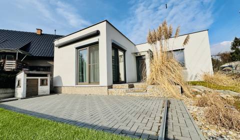 Na predaj novostavba 3 i RD Malé Kršteňany s bazénom so slanou vodou