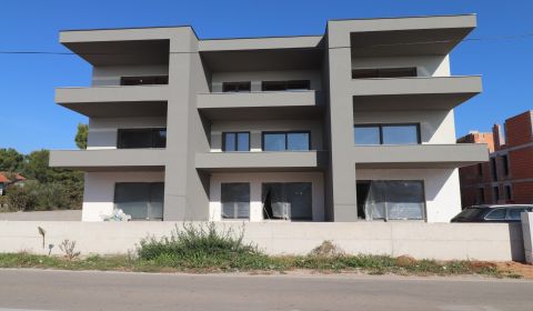 Vodice(HR) - moderné apartmány v novostavbe 300 m od pláže
