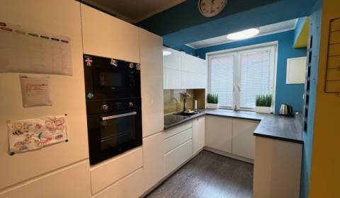 Na prenájom 3 izbový byt rodinnom dome v Centre Pezinka 750,- Eur