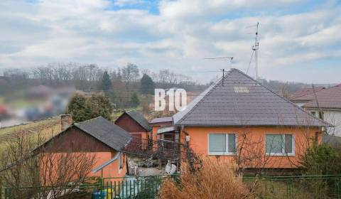 Rodinný dom s veľkým pozemkom 1 256 m² – Cabaj-Čapor