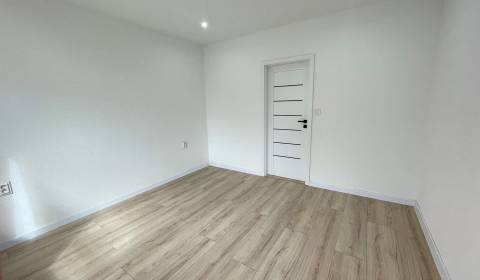 Moderný priestranný 4izbový byt -kompl.rekonšt. -na ZÁPADE