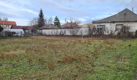 Na predaj pozemok na výstavbu rodinného domu Svätý Peter !