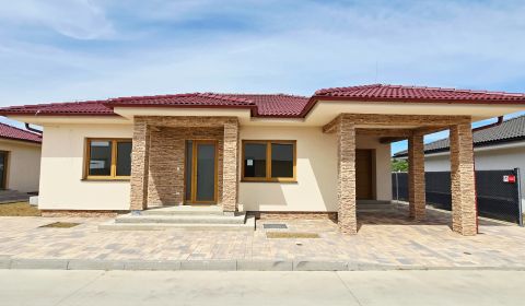 *MODERNÝ BUNGALOV* v obci Sokolovce