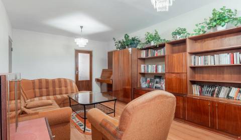 PREDAJ | 3 izbový byt so zasklenou loggiou, Sídlisko Mateja Corwina