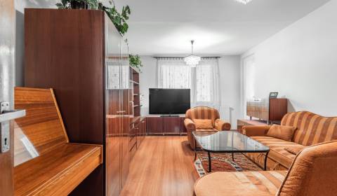 PREDAJ | 3 izbový byt so zasklenou loggiou, Sídlisko Mateja Corwina