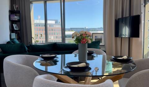 Na prenájom dizajnový 3-izbový byt v prestížnom projekte Sky Park