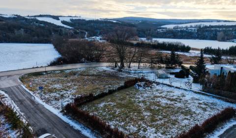 Na predaj stavebný pozemok v obci Banka vzdialenej len 1km od Piešťan