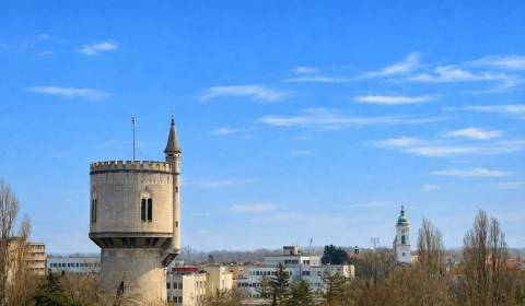 PREDAJ : 4 IZBOVÝ BYT S 2 BALKÓNMI, ul. GAZDOVSKÁ, KOMÁRNO