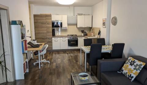 Na prenájom 2izbový zariadený byt v Novostavbe Pezinok 700,- Eur