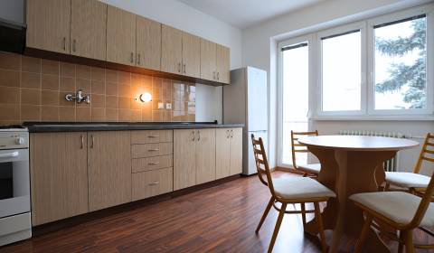 NA PRENÁJOM - Priestranný 3-izbový byt v Trenčianskych Tepliciach