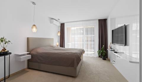 I Vzdušný štvorizbový byt s dvomi státiami v Novom Ružinove