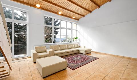 – EXKLUZÍVNE – NA PRENAJOM – 2i DOM – MEDZIERKA – STARÉ MESTO