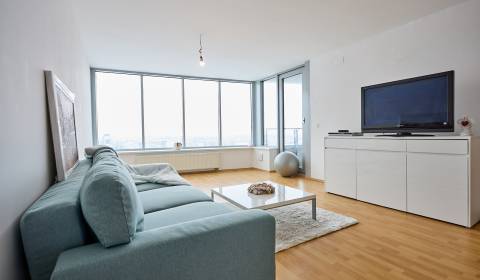 PRIESTRANNÝ 2-IZB. BYT NA LUKRATÍVNEJ ADRESE, BAJKALSKÁ TRI VEŽE