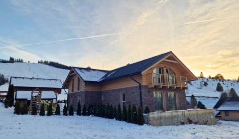 Dvojapartmánový dom pod lyžiarskym svahom Čierny Balog