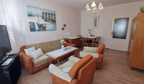 Prenájom priestranného 2-izbového bytu, Karlová Ves