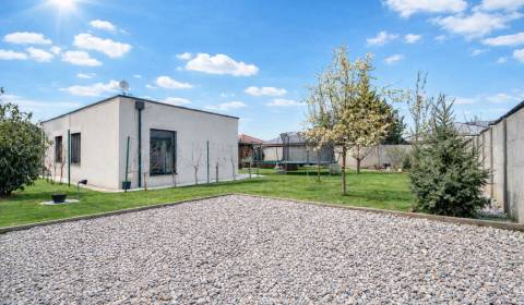 Unikátna 4i NOVOSTAVBA, Špačince 740m² pozemok len pár minút od Trnavy