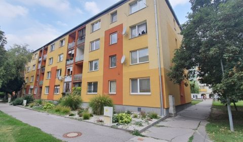 Na predaj: 2-izbový byt v centre mesta Galanta centrum 
