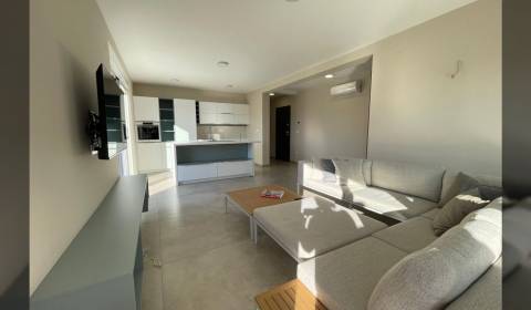  PRIVLAKA - apartmán na prízemí so záhradou - 350 m od mora