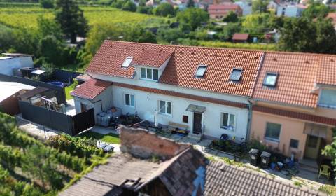 5-izbový dom 194m2 + pozemok 165m2 | Svätý Jur