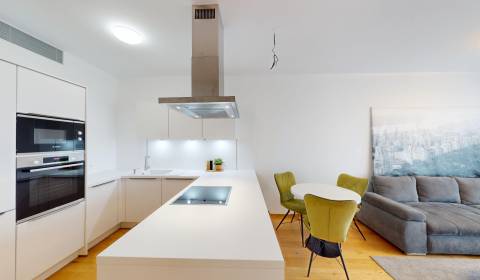 | Sky Park | zariadený 2i byt | panoramatický výhľad | garáž