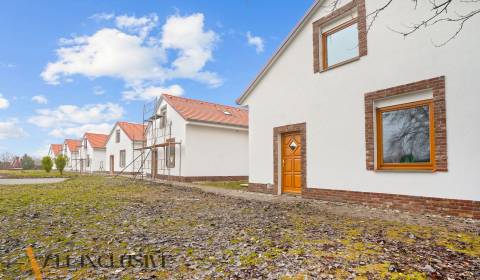 NA PREDAJ 4-IZBOVÉ RD – REZIDENČNÝ PROJEKT, GABČÍKOVO