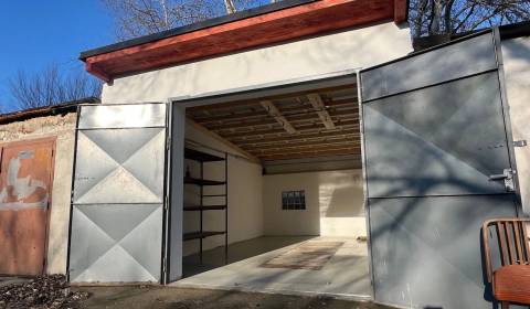 Zrekonštruovaná veľká garáž na ul. Agátova, Dúbravka s pozemkom