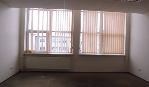 MASARYKOVA: Nebytové priestory 36 m2 - 3.posch., VÝŤAH, parkovanie