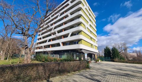 Reprezentatívny 2 izb.byt na prenájom SOHO TOWER Komárno !