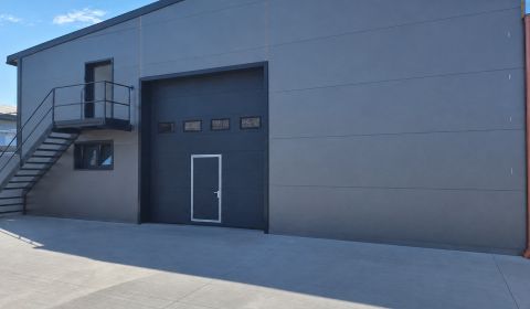 Na prenájom hala 392m2, ul. Strojnícka, Prešov