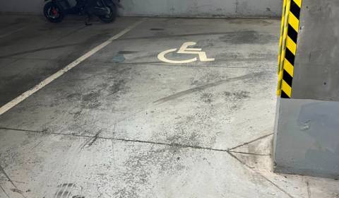 Parkovacie miesto v centre mesta – Mäsiarska , Košice