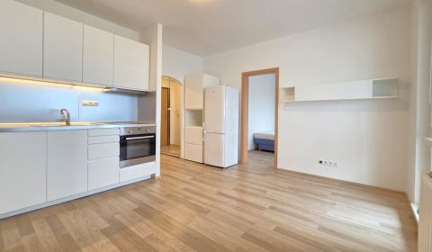 PREDANĚ- dvojgarsónka s loggiou, Holíčska, Bratislava -Petržalka