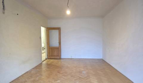 PREDAJ - 2-izbový byt pripravený na rekonštrukciu - Nitra, Chrenová