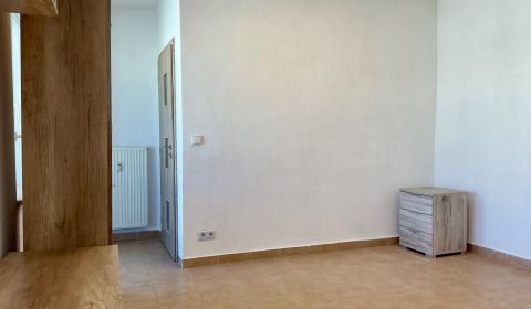I Predaj Zrekonštruovaný 1-izbový bytu s veľkorysou loggiou