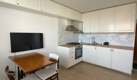 Prenajmem 1 izbový byt na Nábrežnej ulici v Nových Zámkoch