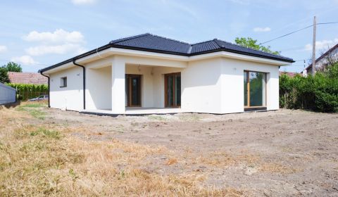 PREDAJ - 4-IZBOVÁ NOVOSTAVBA 167.38m²- NA POZEMKU AŽ 702m2