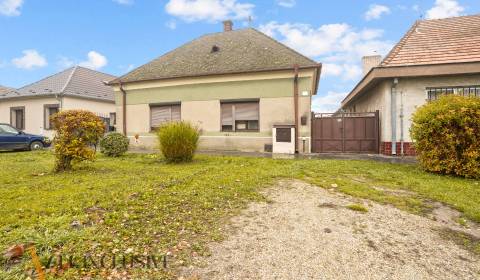 NA PREDAJ 4-IZBOVÝ RODINNÝ DOM V OBCI MOSTOVÁ