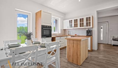 REZERVOVANÉ 3-IZBOVÝ RODINNÝ DOM V OBCI BALOŇ