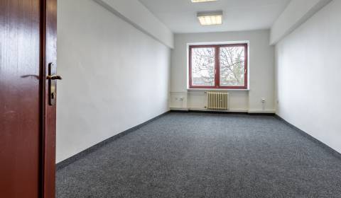 Prenájom BC TOMÁŠIKOVA 35 - kancelária - 25m2, 294 € vrátane energií