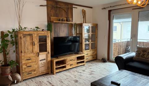 Zariadený 3 izbový byt s balkónom v Kittsee 