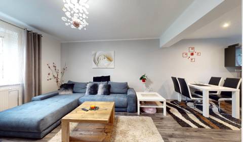 Prerobený rodinný dom na veľkom tichom pozemku v obci Pruské  