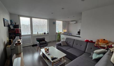 3 IZBOVÝ BYT, HUMENSKÁ, KOŠICE-ZÁPAD