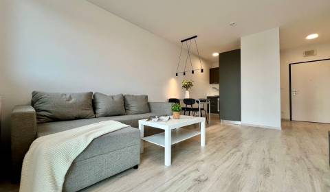 KOMPLETNE ZARIADENÝ SVETLÝ 2-IZB. BYT, NOVOSTAVBA NUPPU, HRANIČNÁ UL.