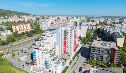 Slnečný 3-izbový byt 91 m² | 2 balkóny | parkovanie | RUSTICA