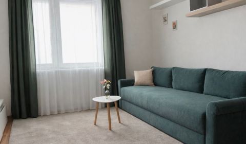 PREDANÉ -Vkusne zariadený 2i byt na sídlisku WEST,  