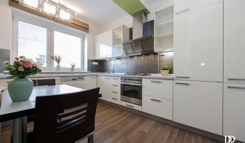 NADŠTANDARDNÝ, ZARIADENÝ 2IB PO KOMPLETNEJ REKONŠTRUKCII