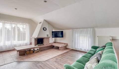 4-izbový podkrovný byt s nebytovým priestorom v obci Pavlice