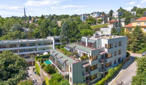 Staré Mesto | 4i byt 175 m² + 4 balkóny + možnosť 2× parking